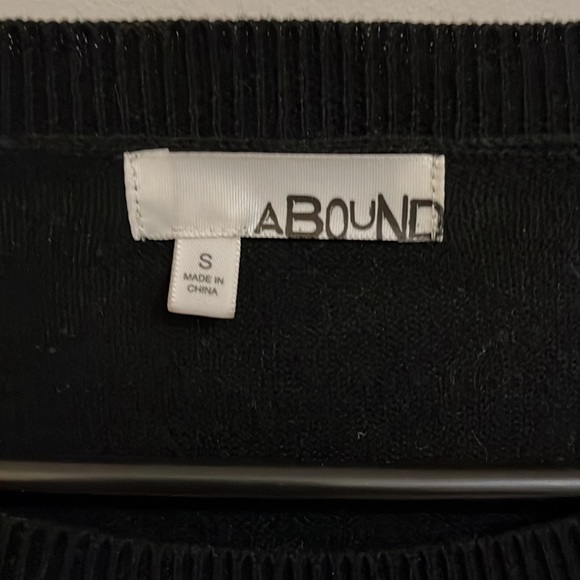 Simple black sweater - Picture 3 of 5